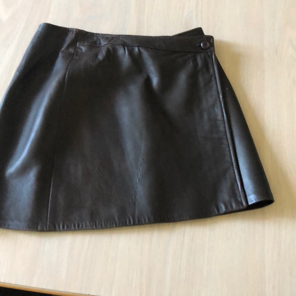 ANN TAYLOR FAUX LEATHER SKIRT